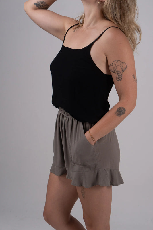 Small Waistband Ruffle Shorts